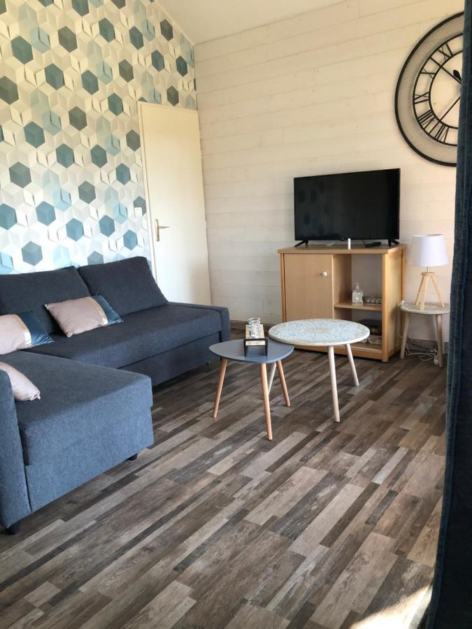Cottage 4 Personnes Dans Domaine Prive Signy-le-Petit Luaran gambar